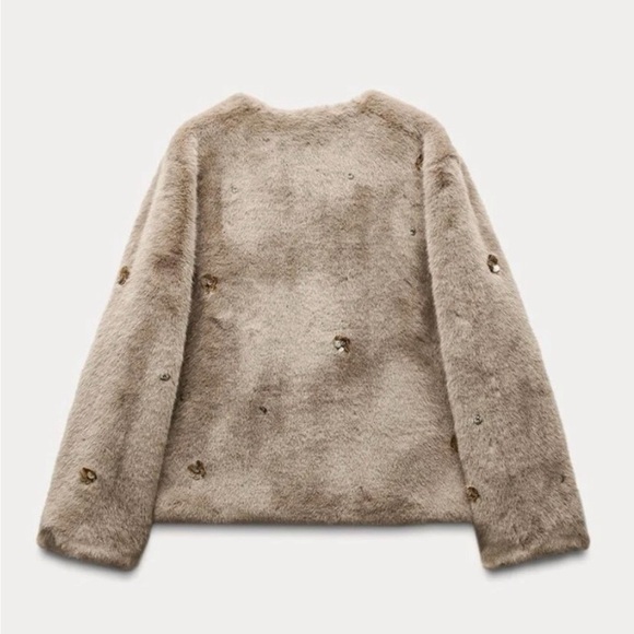 Zara Faux Fur Jacket with Gold Accents L - Picture 3 of 3